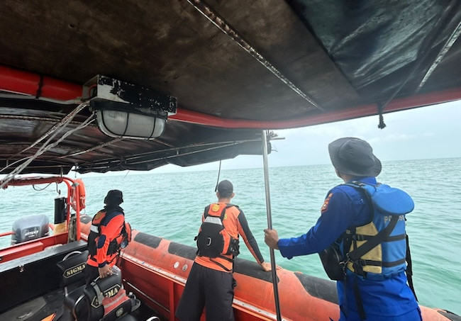Diduga Jatuh ke Laut, Basarnas Cari ABK KM Makmur Jaya 89 di Perairan Bengkalis