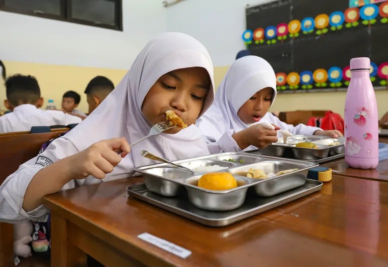 DPRD Riau Kawal Program Makan Siang Bergizi Gratis untuk Anak-Anak Sekolah