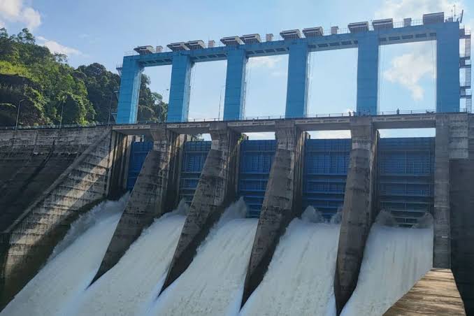 Curah Hujan Tinggi, PLTA Koto Panjang Buka Pintu Pelimpahan Air Waduk