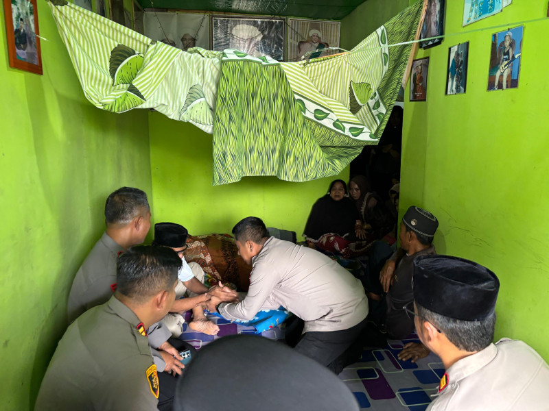 Kapolres Sampaikan Belasungkawa atas Kecelakaan Laut yang Merenggut Dua Korban di Tembilahan