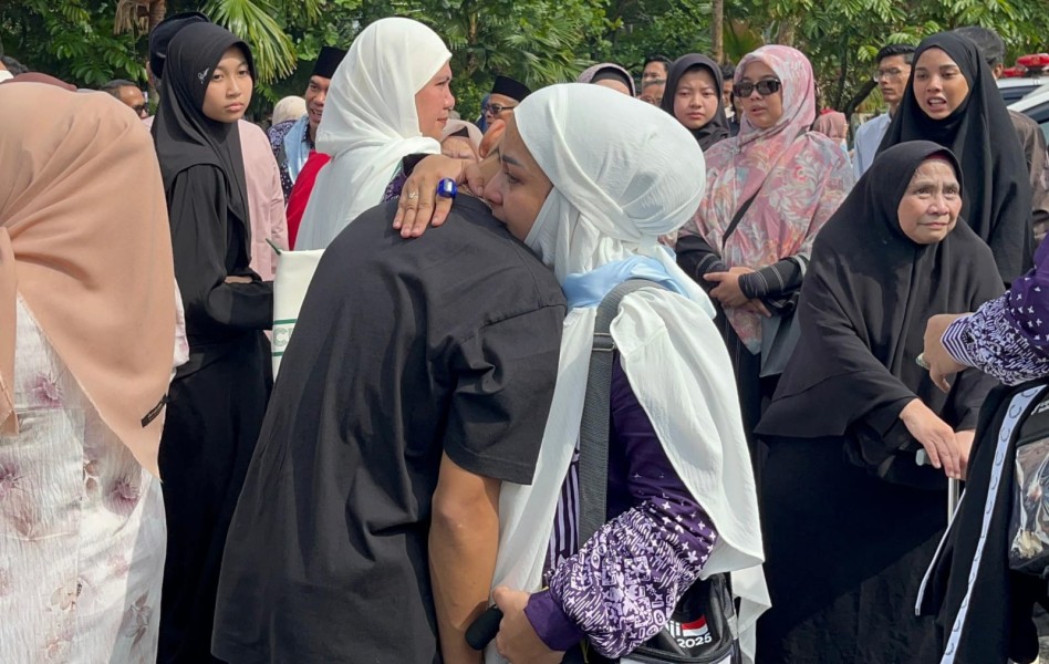 Jemaah Haji Pekanbaru Mulai Diberangkatkan ke Embarkasi Batam