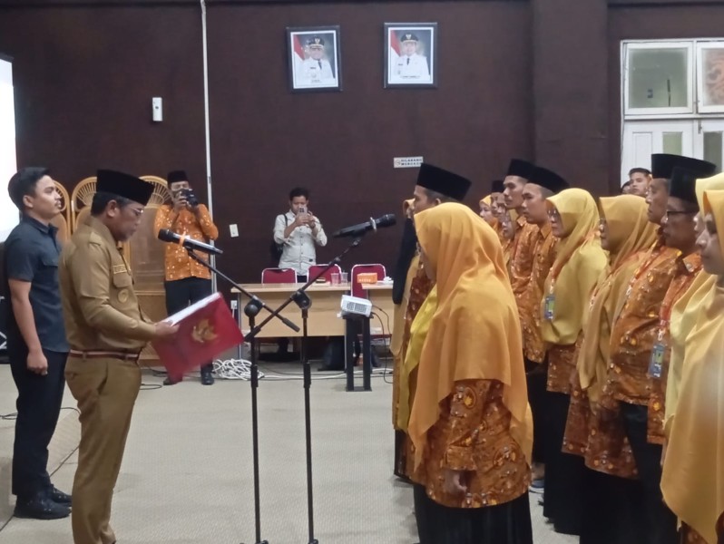 H Zukri Lantik dan Kukuhkan DPD AGPAII Kabupaten Pelalawan Masa Bakti 2025–2027