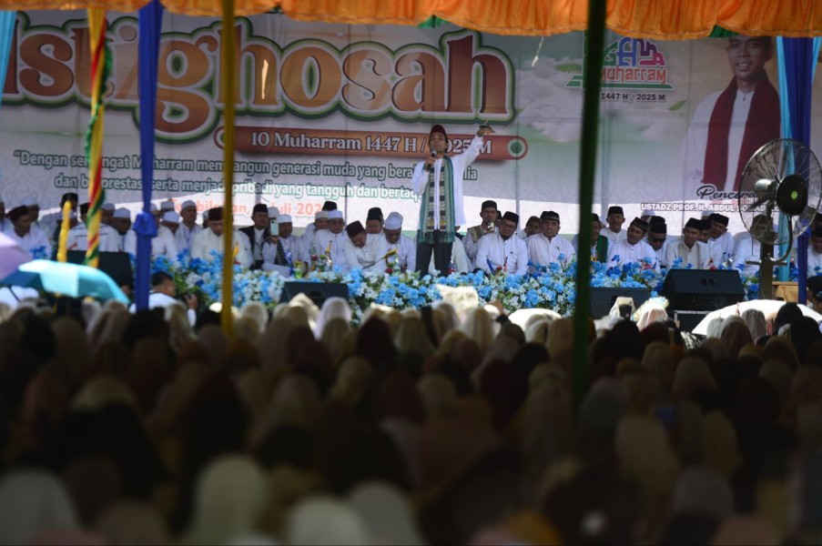 Ribuan Warga Padati Gema Muharram Inhil Bersama UAS dan Gubri