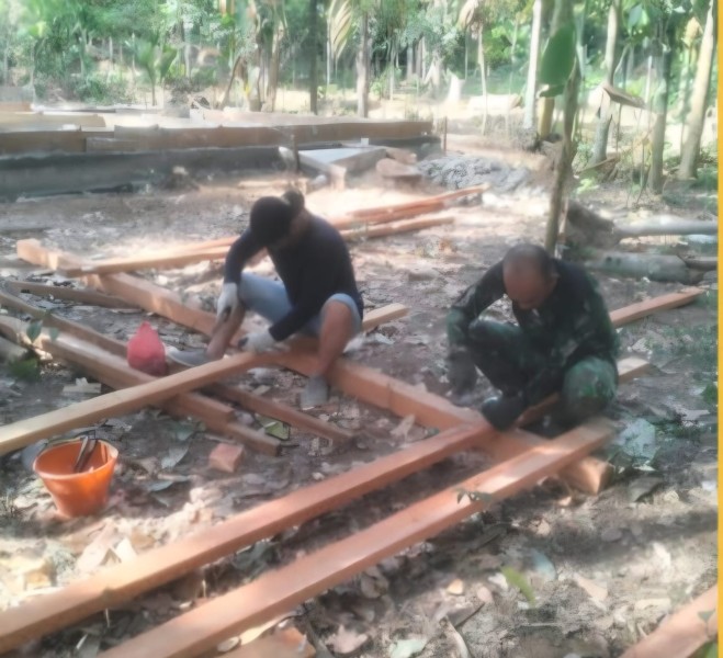 Satgas TMMD Ke-129 Kodim 0102/Pidie Optimalkan Perakitan Rangka Kayu RTLH