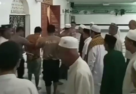OTK Ngamuk ke Masjid Saat Dengar Azan di Inhil