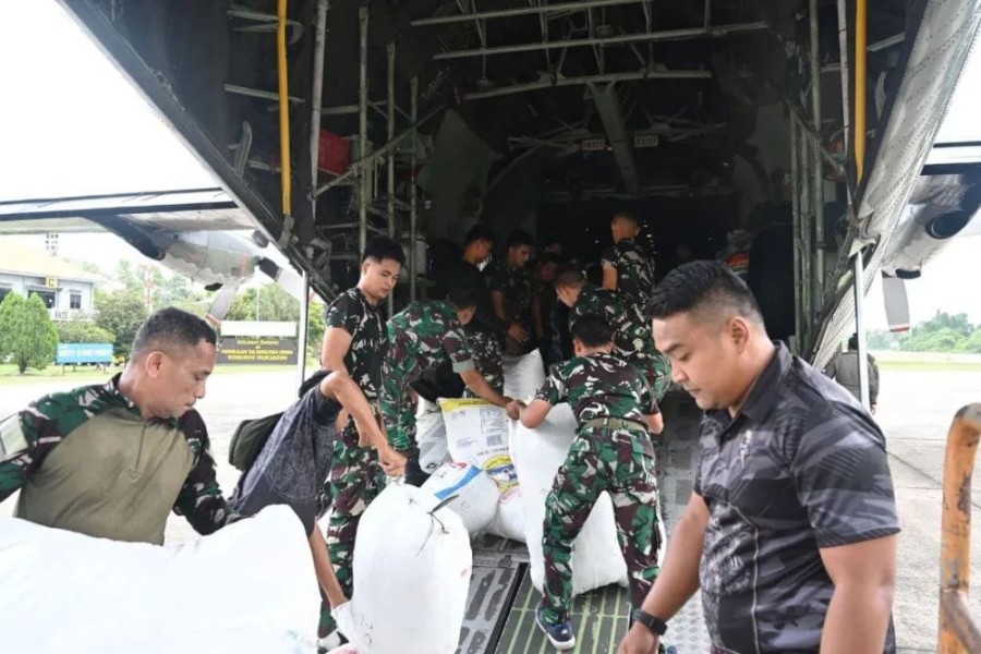38,8 Ton Bantuan Logistik Korban Bencana Sumatera Sudah Didistribusikan Lanud Roesmin Nurjadin