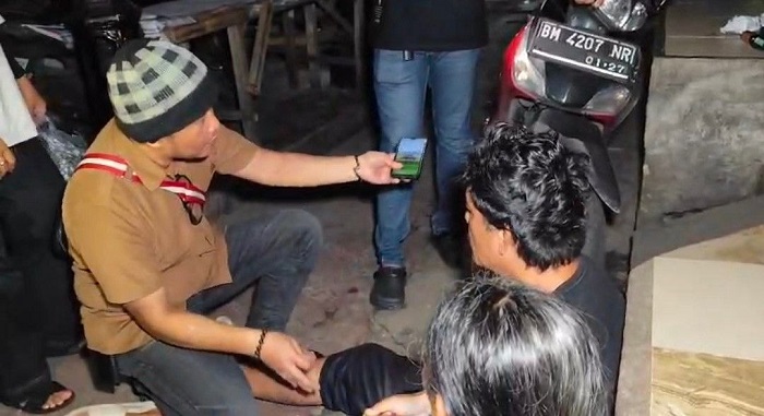 Tak Kapok Dirazia, 2 Pria Paruh Baya Kembali Diciduk di Kampung Narkoba Panger Pekanbaru