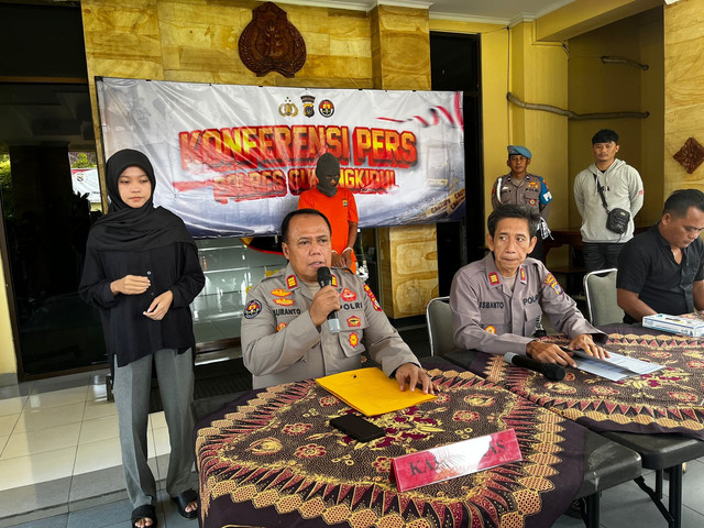 Petani Asal Gunungkidul Terancam 5 Tahun Penjara Karena Curi Kayu