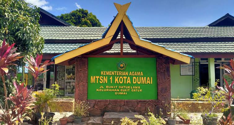 MTsN 1 Dumai Bantah Tudingan Pungli, Tegaskan Sumbangan Sesuai Aturan
