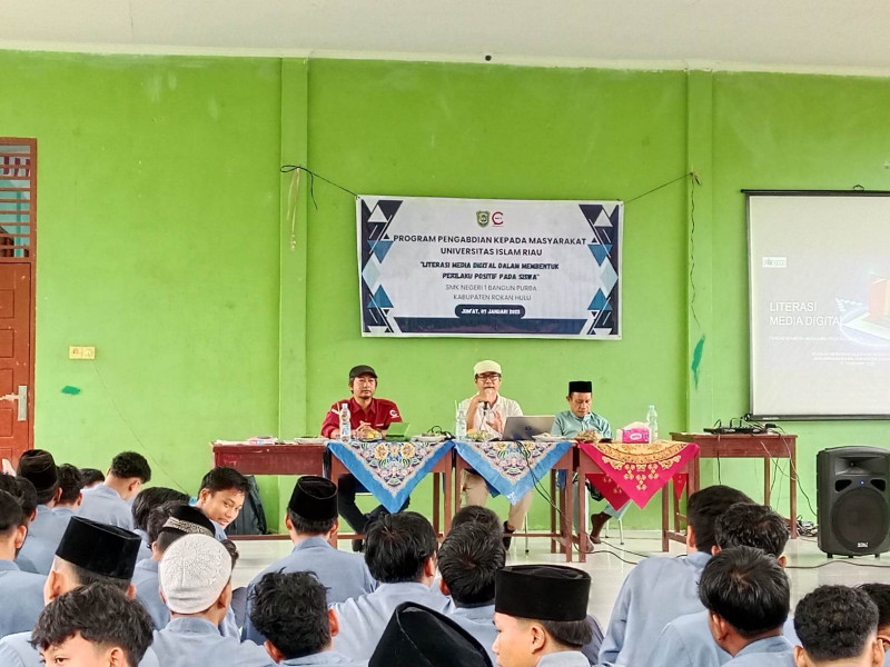 Ratusan Siswa SMKN 1 Bangun Purba Rokan Hulu Antusias Ikuti Literasi Media