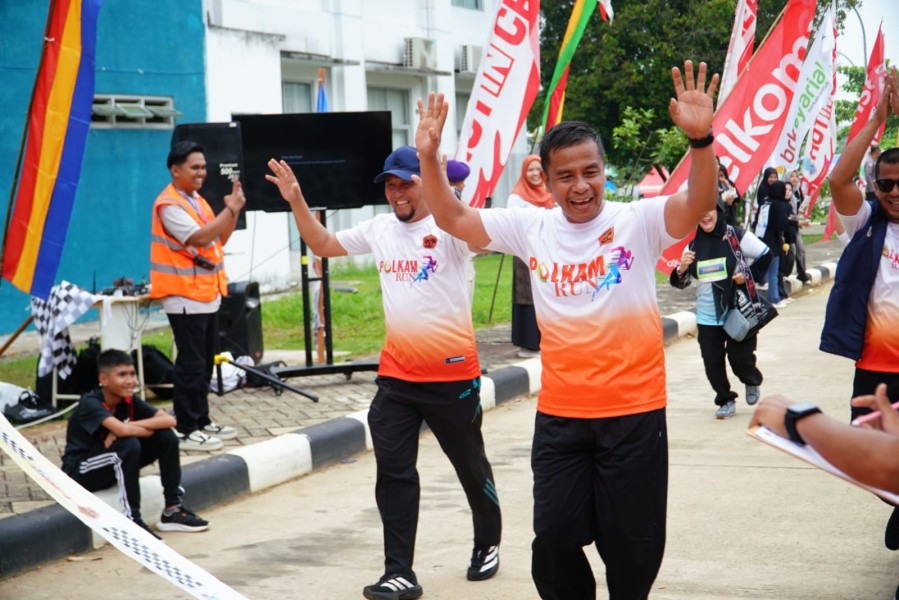 Mempererat Silaturahmi dan Gaya Hidup Sehat: Bupati Ahmad Yuzar Melepas Ratusan Peserta Polkam Run 5K 2026