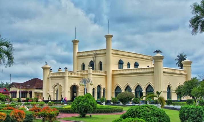 Istana Siak Sri Indrapura: Kemegahan Kesultanan Melayu yang Masih Terjaga