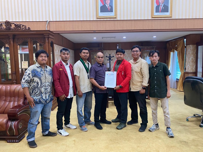 Jumpai Ketua DPRD Riau, Cipayung Plus Desak Pembentukan Pansus Defisit APBD: 