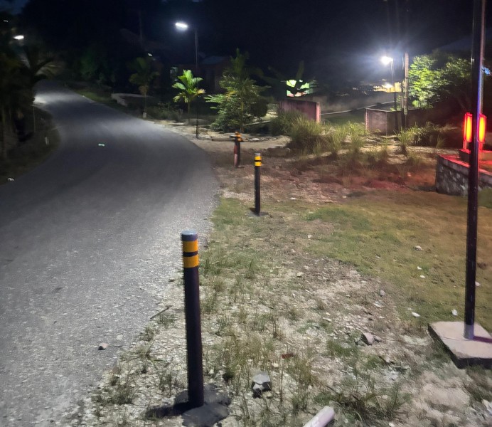 Tikungan Gelap dan Tajam, Mahasiswa KKN UIN Suska Pasang 10 Reflektor