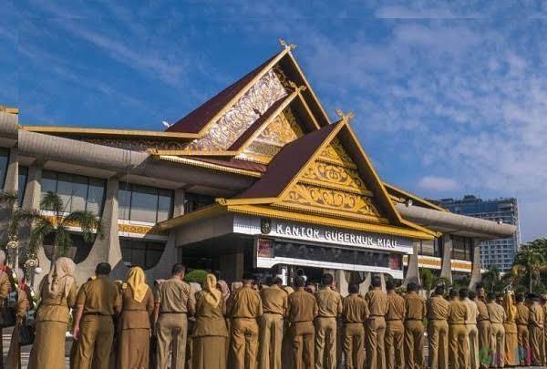 Dilarang Menambah Libur, Pegawai Pemprov Riau Wajib Masuk Besok!