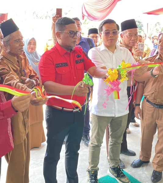 Bupati Pelalawan Hadiri Grand Opening Sialang Makmur Mart