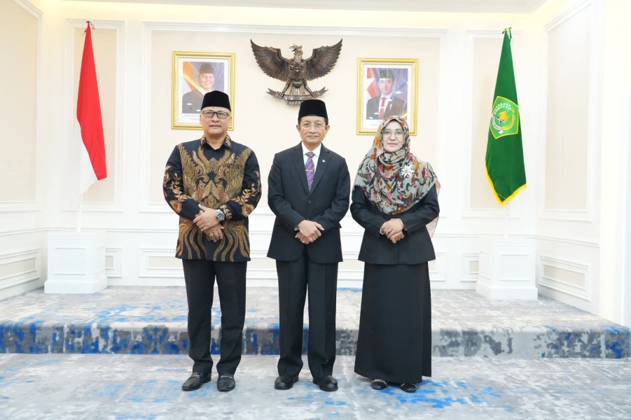 Prof Leny Nofianti  Perempuan Pertama Jadi Rektor UIN Suska Riau, Alumni UR Kalahkan Petahana