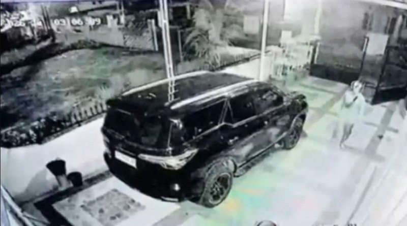 Nekat! Rumah Mantan Gubernur Riau Syamsuar Kebobolan Maling, Pelaku Angkat Motor Keluar Pagar
