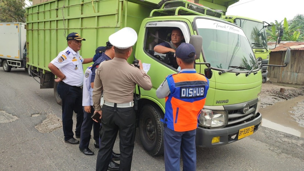 Puluhan Truck Terjaring Razia Masuk Kota Pekanbaru