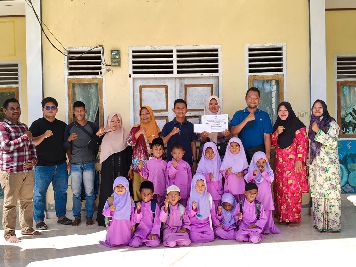 Semarak HUT RI ke-81, Koperasi KPK Kucurkan CSR Rp 10 Juta untuk Sekolah di Darul Aman, Pulau Rupat
