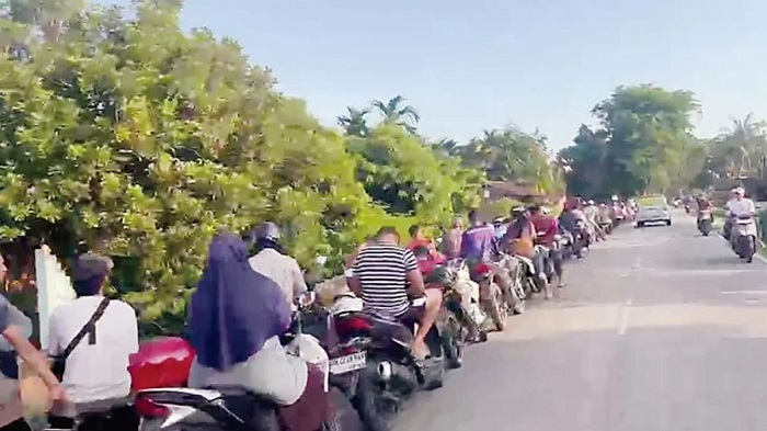 Pasokan BBM Macet, 4 SPBU di Pulau Bengkalis Lumpuh Dipadati Antrean Warga