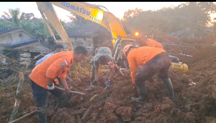 Longsor di Tapsel 22 Korban di Desa Batu Godang Ditemukan Meninggal