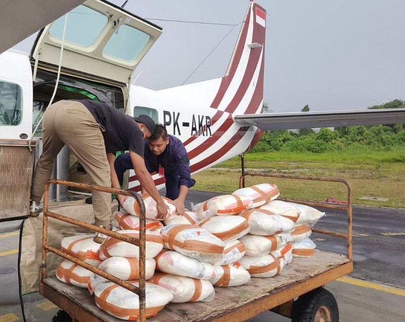 26 Ton Garam dan 6 Heli Dikerahkan, Pemprov Riau Masih Gagal Padamkan Karhutla Secara Permanen