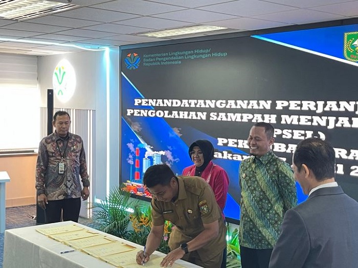 Dari Limbah Menjadi Cahaya: Revolusi Pengolahan Sampah Modern ala Ahmad Yuzar