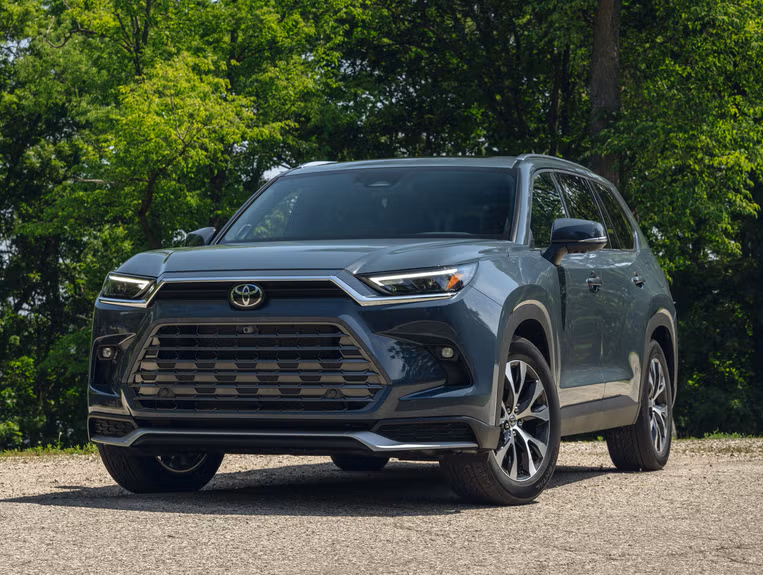 Toyota Grand Highlander 2025: SUV Premium 7-Seater dengan Ruang Lega dan Teknologi Canggih