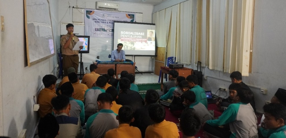 Sosialisasi Anti Narkoba dan Perundungan di SMPIT Wahatul ‘Ulum, Dr. Ragil Ibnu Hajar Didapuk Jadi Pembicara