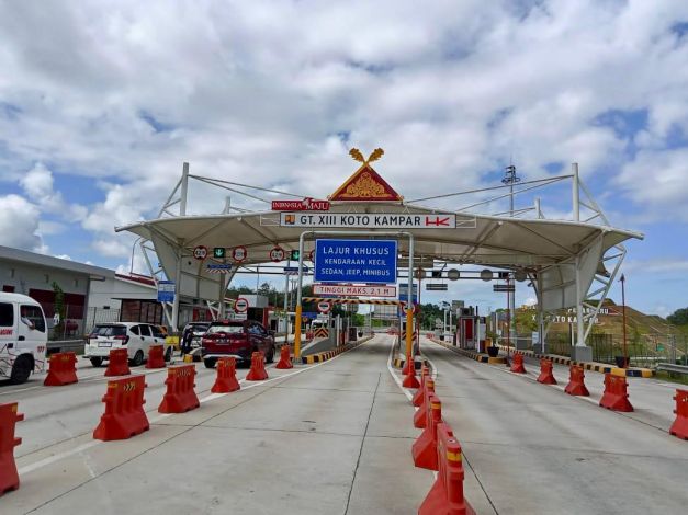 27.473 Kendaraan Lintasi Dua Ruas Jalan Tol di Riau Selama Libur Natal