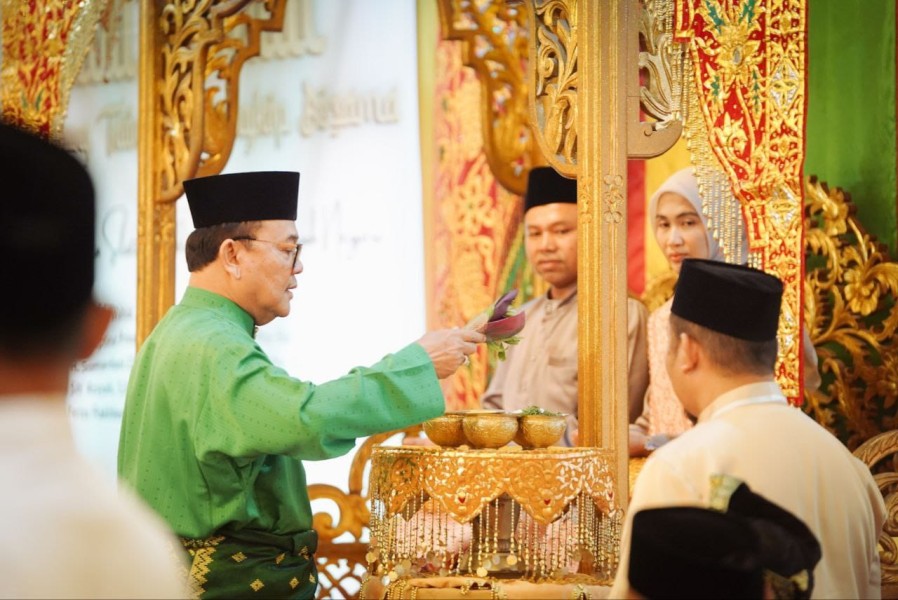 Gubernur Abdul Wahid Ajak Masyarakat Asal Mandah Inhil Jaga Kekompakan