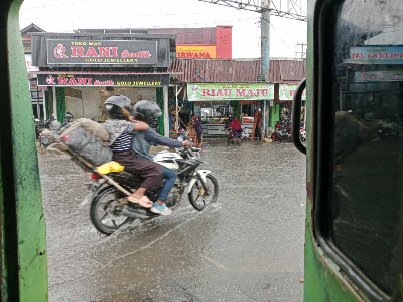 Hari Ini Hujan Berpotensi Guyur Riau, BMKG Imbau Waspada Cuaca Ekstrem