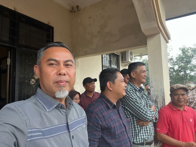 Zulhendri Terima Aspirasi Masyarakat Cerenti Tolak Relokasi Warga TNTN ke Wilayah Mereka