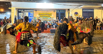 Atraksi Kuda Lumping Meriahkan Panggung Restorasi