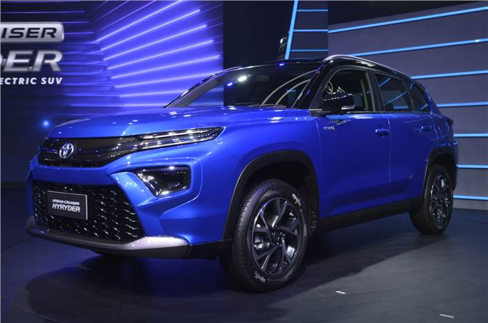 Toyota Frontlander 2025: SUV Sporty dengan Desain Futuristik dan Ruang Luas