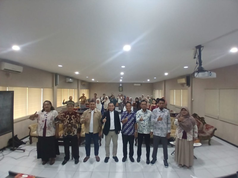 Workshop Penulisan Buku Ajar dengan Bantuan AI, Ketua Dewan Pendidikan: Guru Harus Melek Teknologi