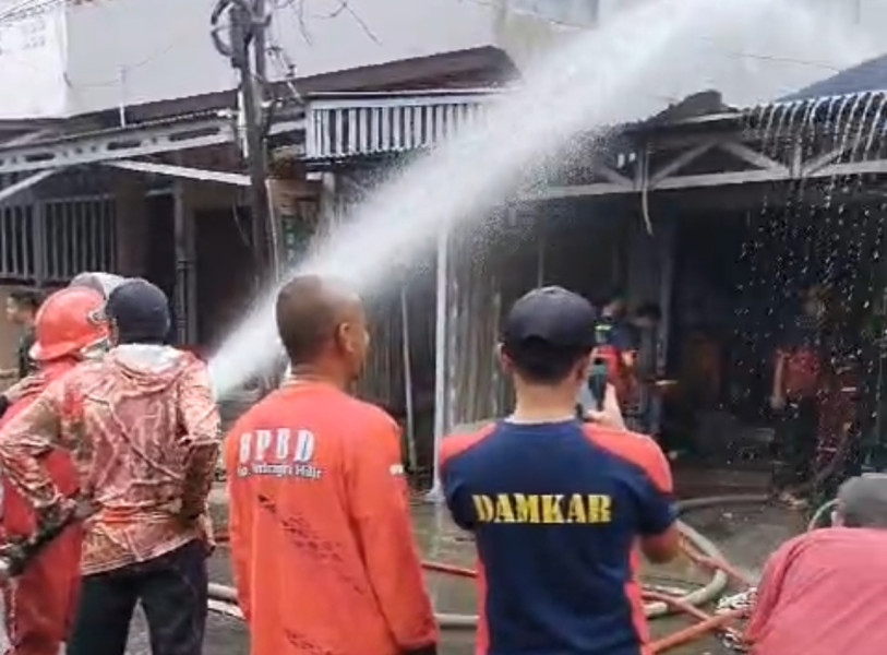 Kebakaran Kios di Jalan H Said Tembilahan, Diduga akibat Percikan Api Las
