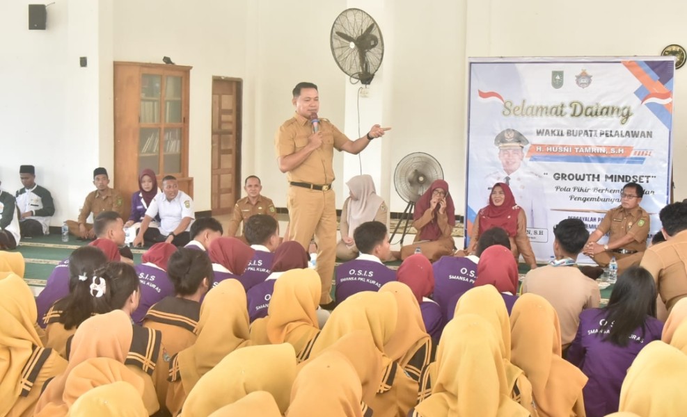 Beri Pembekalan ke Siswa SMAN 1 Pangkalan Kuras, Wabup Beberka Kiat Sukses di Masa Depan