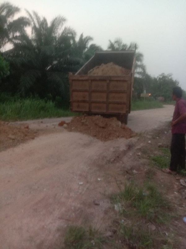 Tak Lagi Joget-joget, Perbaikan Jalan Darul Aman-Tanjung Kapal oleh PT Priatama Tuai Pujian Warga