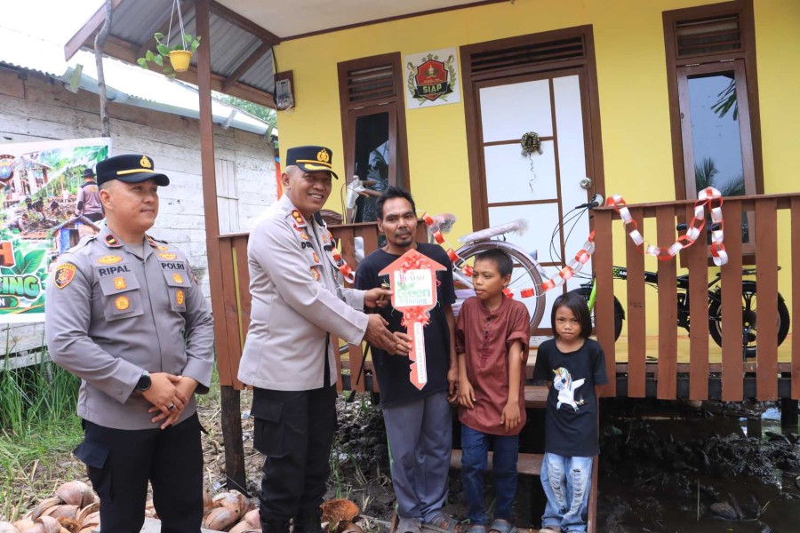 Kapolres Inhil Resmikan Rumah Layak Huni untuk Misran