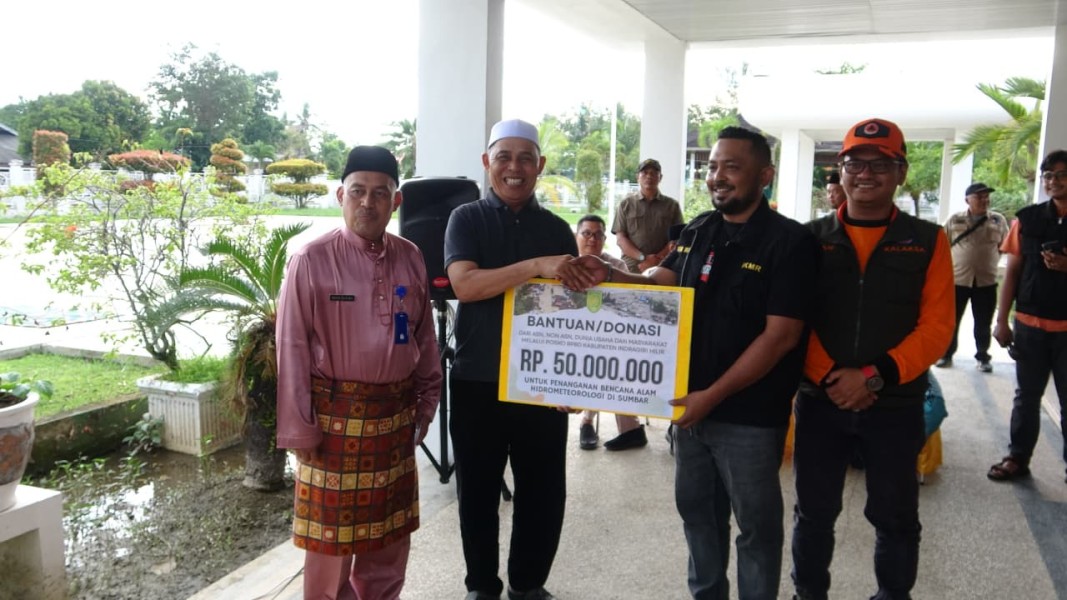 Bupati Inhil Lepas Bantuan untuk Korban Musibah Sumbar Melalui IKMR Inhil