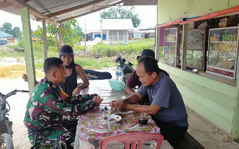 Koramil 03 Komsos di Wilayahnya, Jaga Silaturahmi dengan Masyarakat