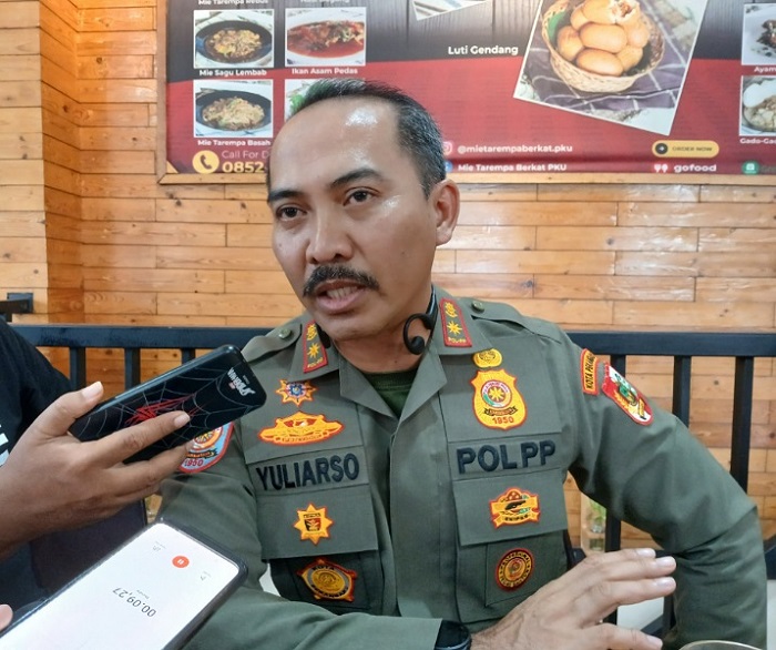 Gembok untuk New Paragon: Saat Kontes Waria Berujung Penyegelan oleh Walikota