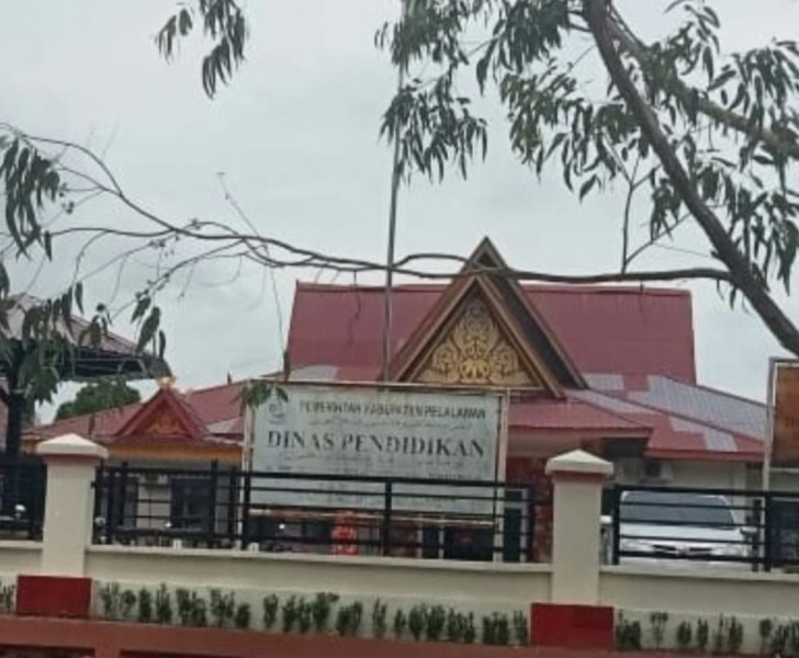 Dua Kursi, Satu Kepentingan: Leo Nardo Diduga Seret PGRI ke Ranah Politik