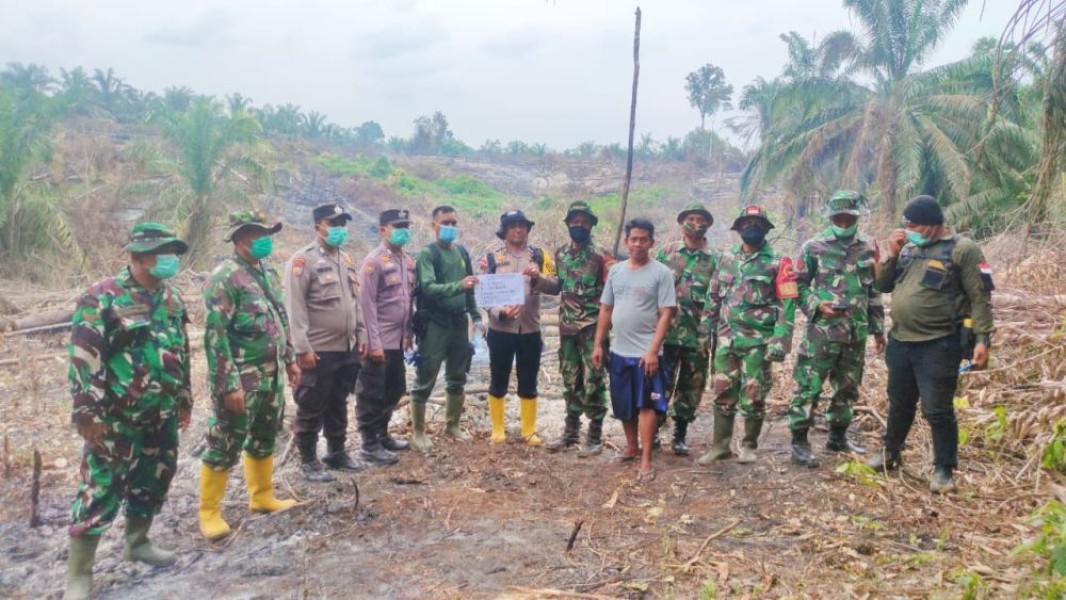 Pria Terduga Pembakar Lahan di Rohul Diamankan, Petugas Temukan Barang Bukti