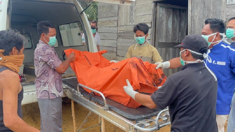 Pria Lansia Hidup Sebatang Kara di Rohil Ditemukan Meninggal Membusuk di Rumah