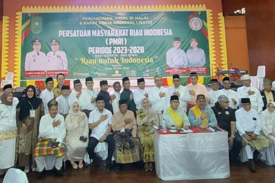 Gubernur Abdul Wahid Kukuhkan Pengurus PMRI 2023-2028, Harapkan Kontribusi Perantau untuk Pembangunan Daerah