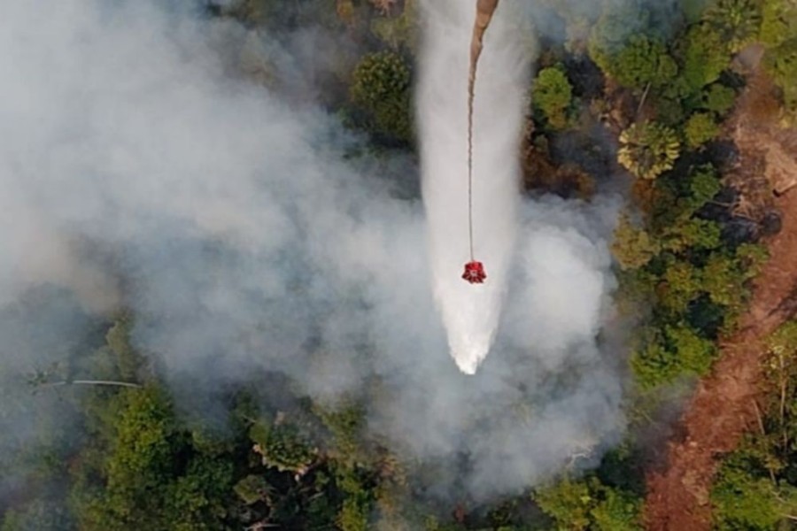 Water Bombing Masih Dikerahkan ke Rohil Untuk Pendinginan Setelah Padam