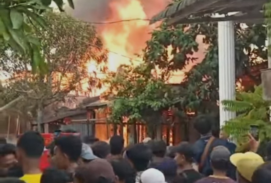 Kebakaran di Pulau Kijang Hanguskan Puluhan Rumah